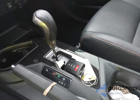 2017 Toyota Rav4 Se z USA, uszkodzony, nr VIN JTMNFREV2HJ706115